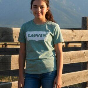 Girls Levi's Tee Shirt Large 12 - 13 yrs